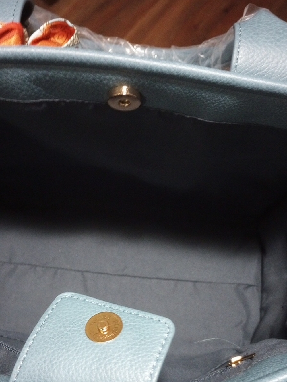 Elle Tote w/Brooch And Scarf - Picture 13 of 16